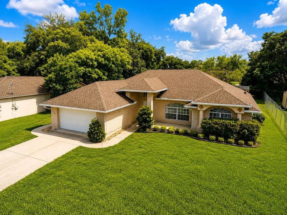 En Venta: $429,900 (4 camas, 3 baños, 2052 Pies cuadrados)