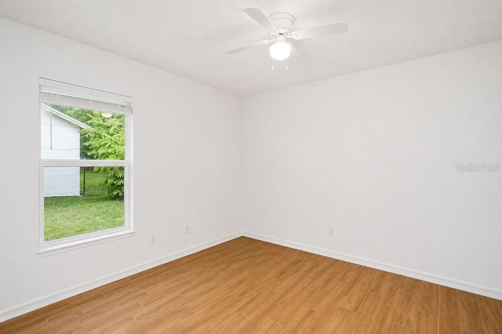En Venta: $429,900 (4 camas, 3 baños, 2052 Pies cuadrados)