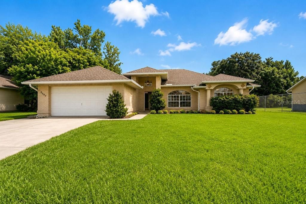 En Venta: $429,900 (4 camas, 3 baños, 2052 Pies cuadrados)