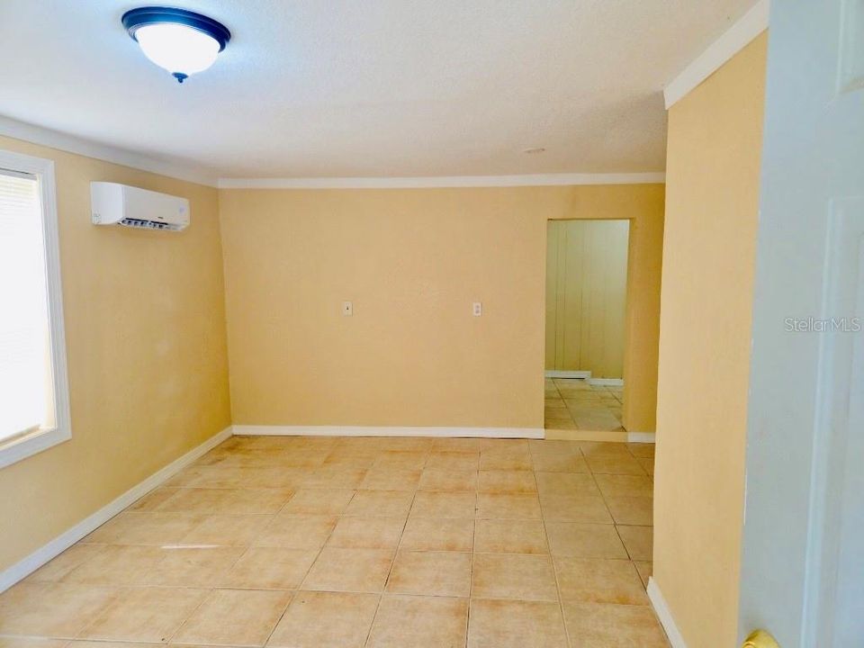 For Rent: $1,890 (1 beds, 1 baths, 838 Square Feet)