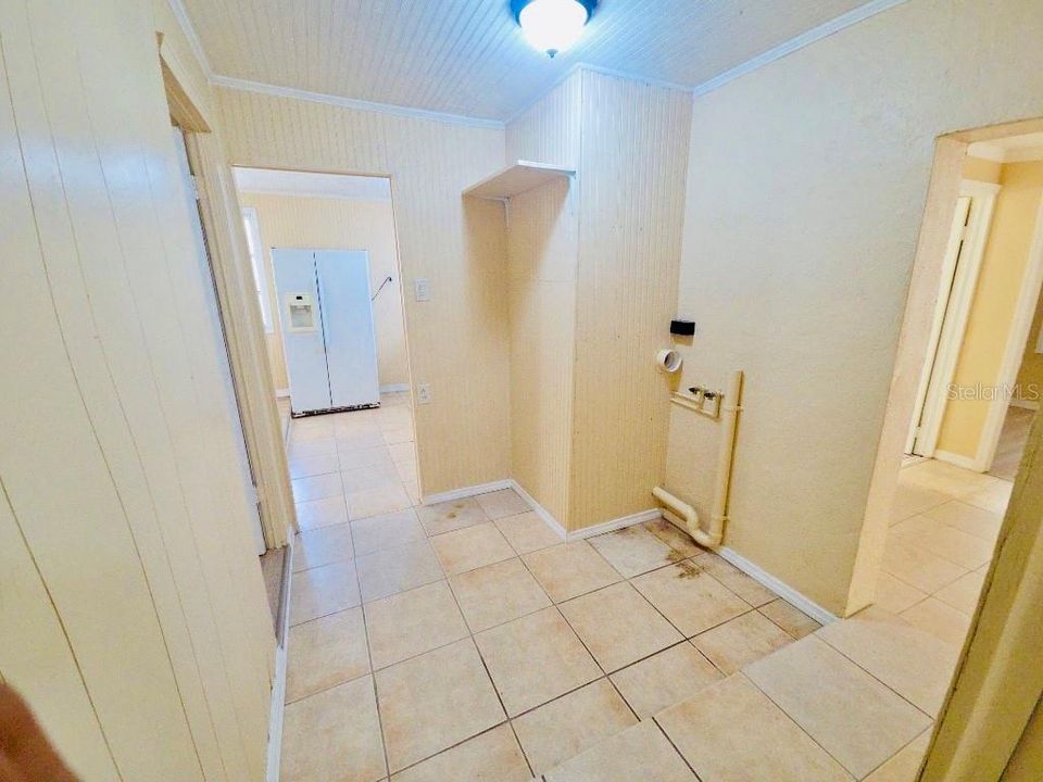 For Rent: $1,890 (1 beds, 1 baths, 838 Square Feet)