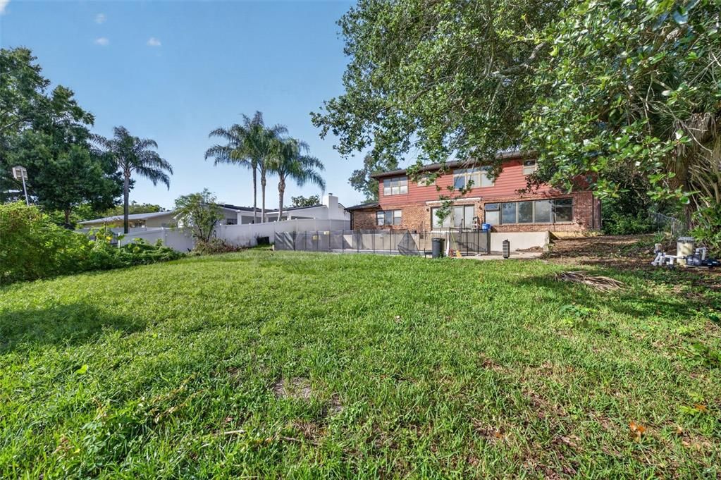 For Sale: $824,000 (5 beds, 3 baths, 4234 Square Feet)