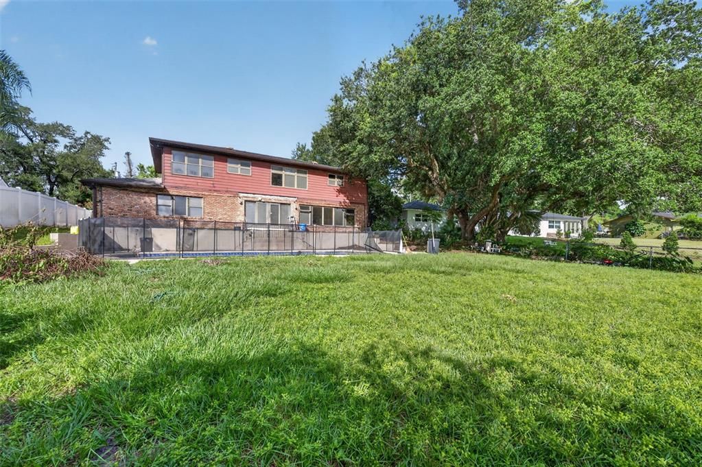 For Sale: $824,000 (5 beds, 3 baths, 4234 Square Feet)