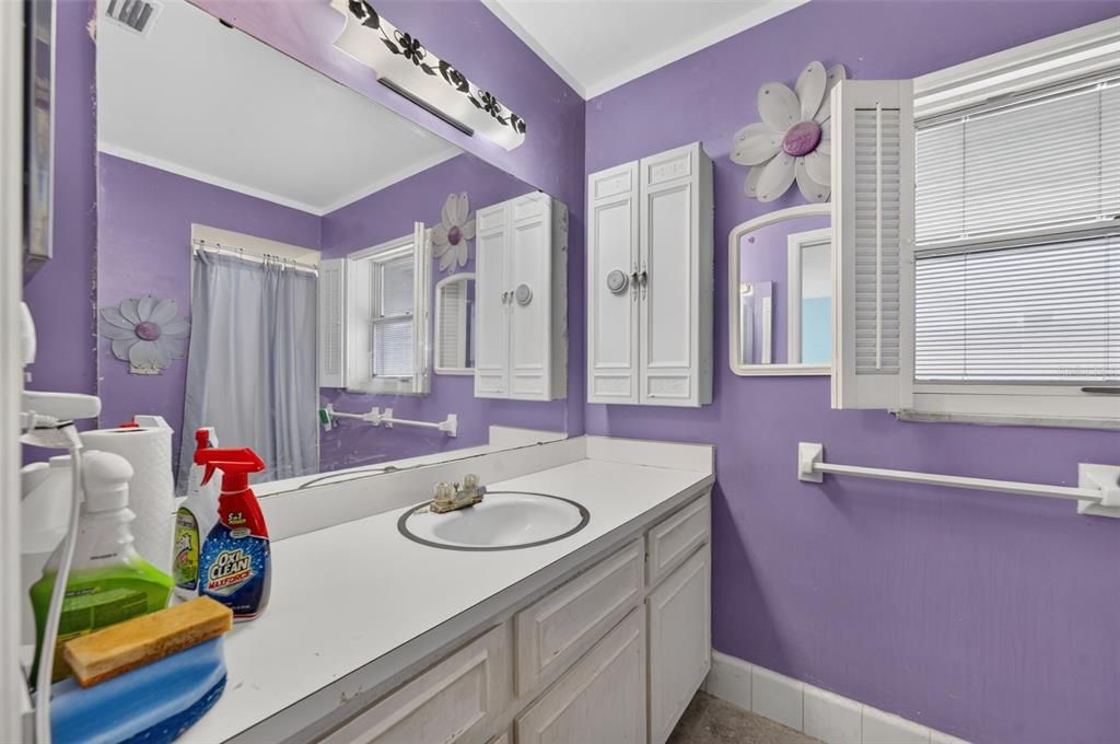 For Sale: $824,000 (5 beds, 3 baths, 4234 Square Feet)