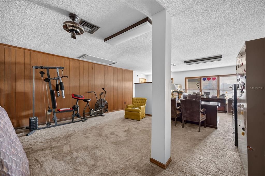 For Sale: $824,000 (5 beds, 3 baths, 4234 Square Feet)