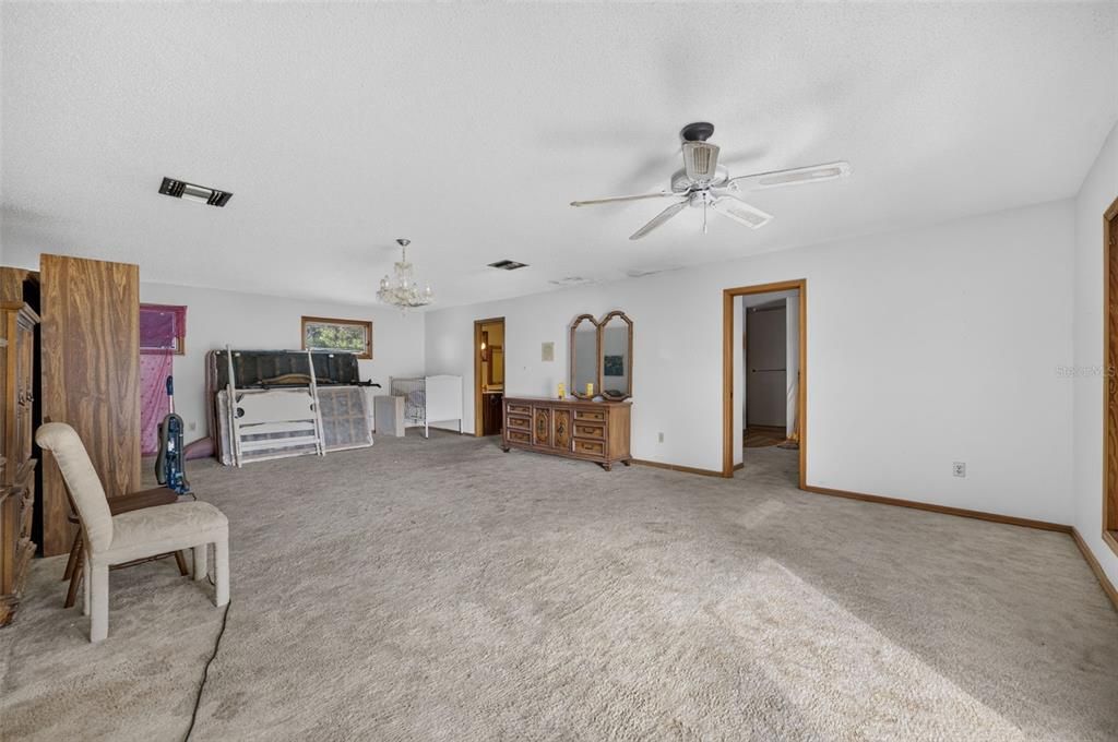 For Sale: $824,000 (5 beds, 3 baths, 4234 Square Feet)