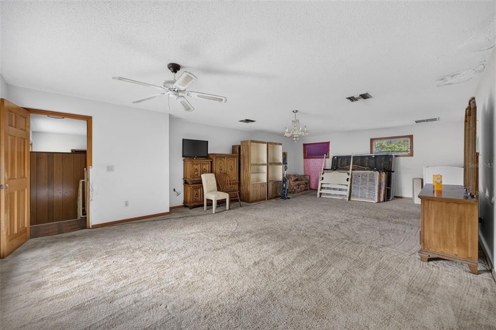 For Sale: $824,000 (5 beds, 3 baths, 4234 Square Feet)