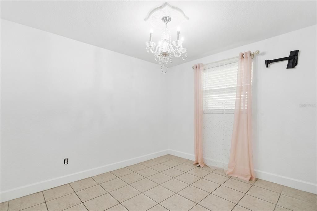 For Sale: $515,000 (4 beds, 2 baths, 1670 Square Feet)