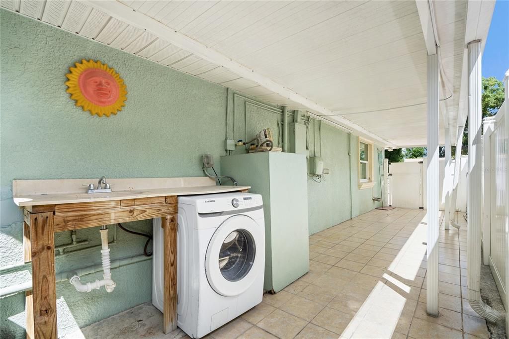 For Sale: $515,000 (4 beds, 2 baths, 1670 Square Feet)