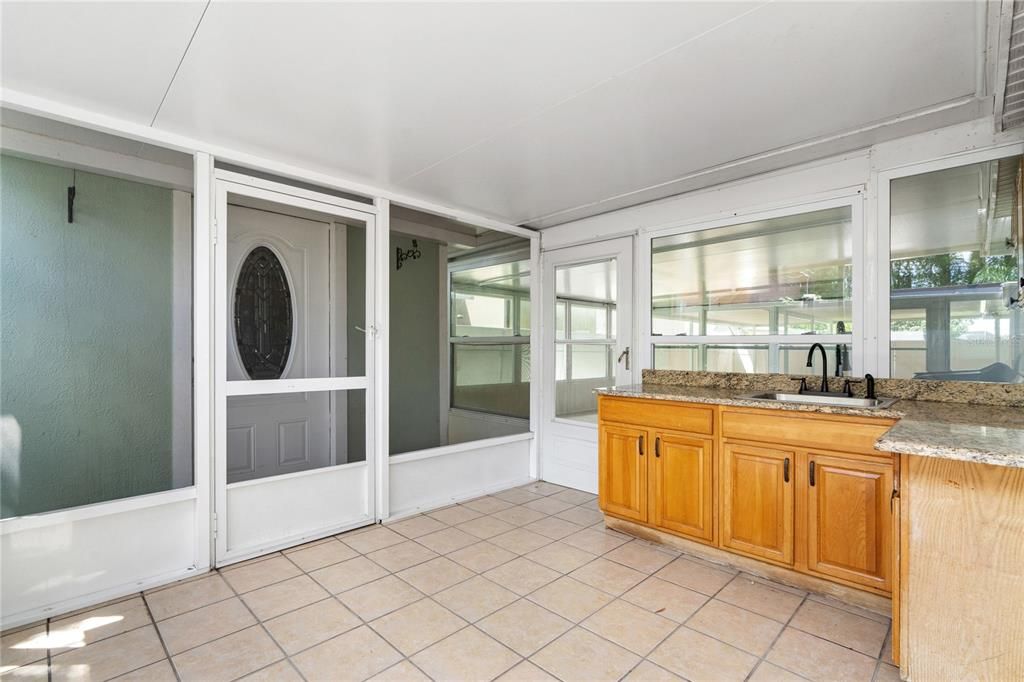 For Sale: $515,000 (4 beds, 2 baths, 1670 Square Feet)