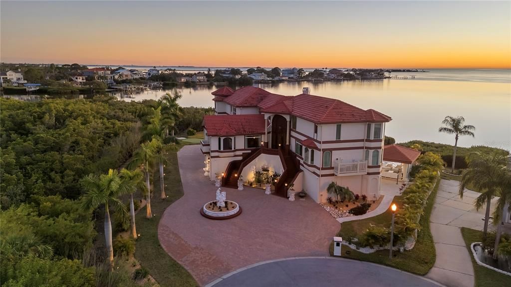 En Venta: $5,100,000 (6 camas, 5 baños, 6595 Pies cuadrados)