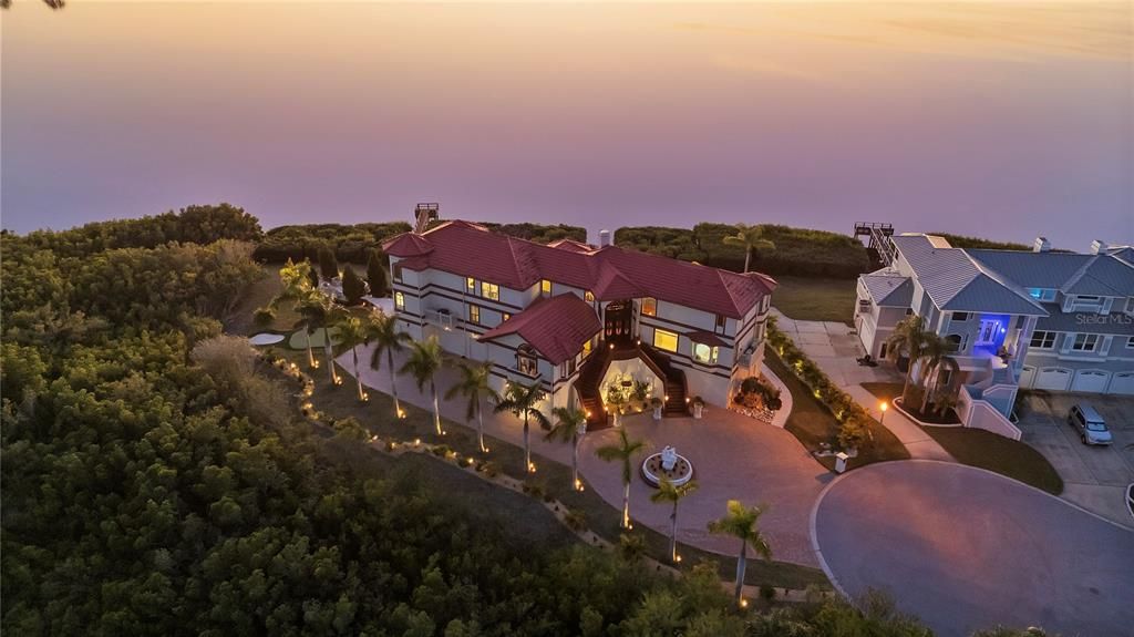 En Venta: $5,100,000 (6 camas, 5 baños, 6595 Pies cuadrados)