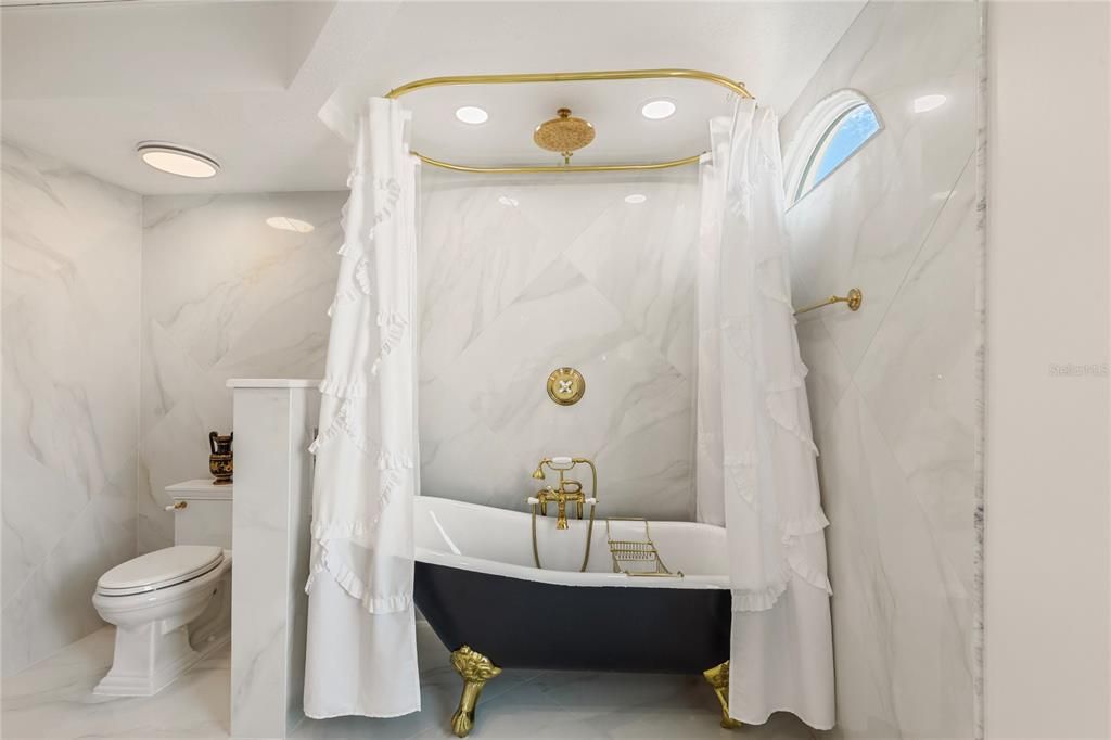 En Venta: $5,100,000 (6 camas, 5 baños, 6595 Pies cuadrados)