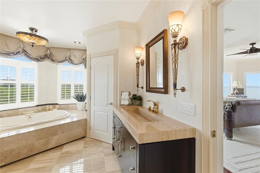 En Venta: $5,100,000 (6 camas, 5 baños, 6595 Pies cuadrados)