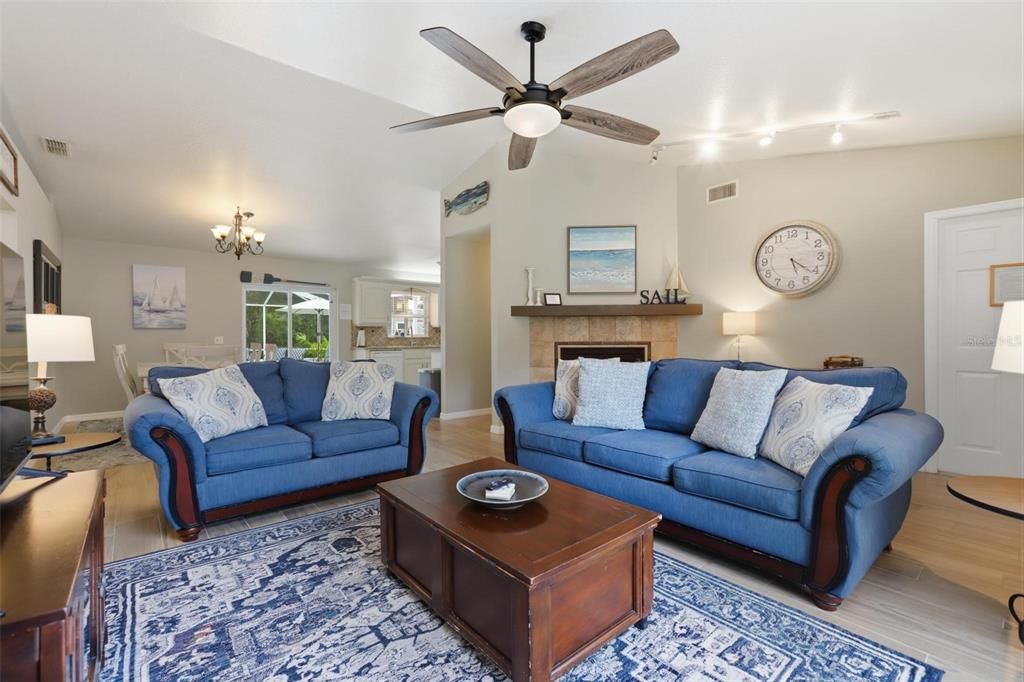 For Sale: $360,000 (3 beds, 2 baths, 1380 Square Feet)