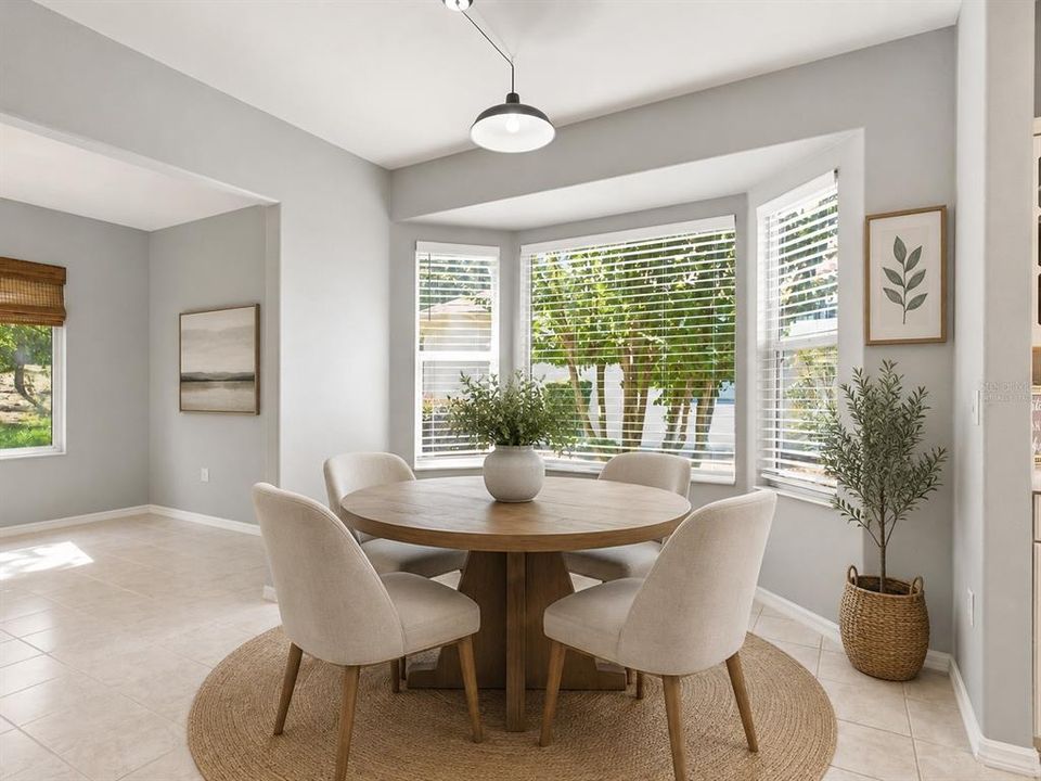 For Sale: $349,000 (2 beds, 2 baths, 2121 Square Feet)