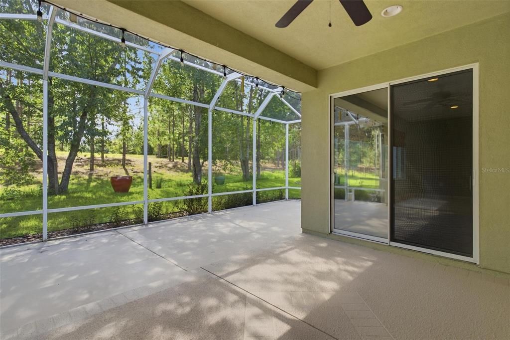 For Sale: $349,000 (2 beds, 2 baths, 2121 Square Feet)