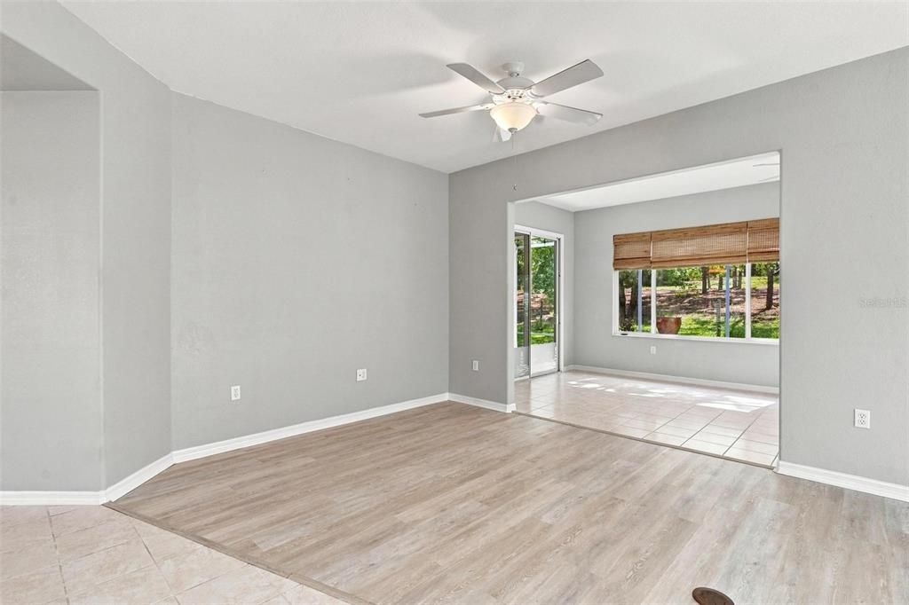 For Sale: $349,000 (2 beds, 2 baths, 2121 Square Feet)