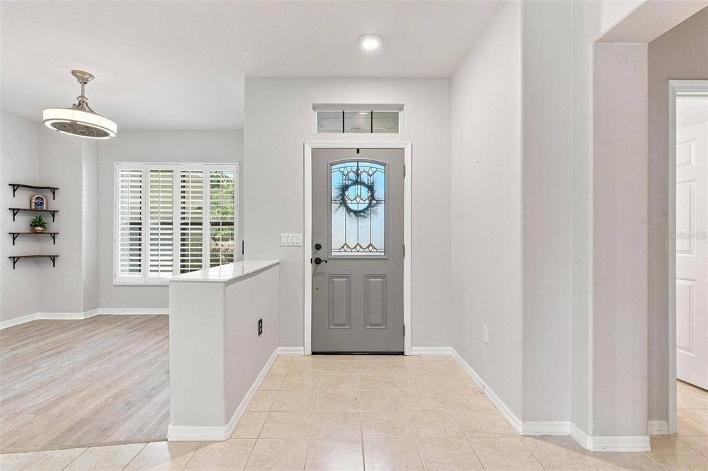 For Sale: $349,000 (2 beds, 2 baths, 2121 Square Feet)