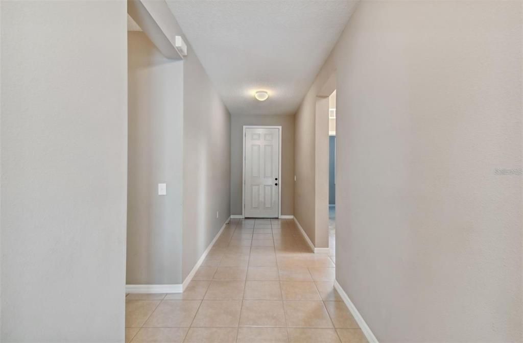 For Rent: $2,900 (4 beds, 2 baths, 1978 Square Feet)