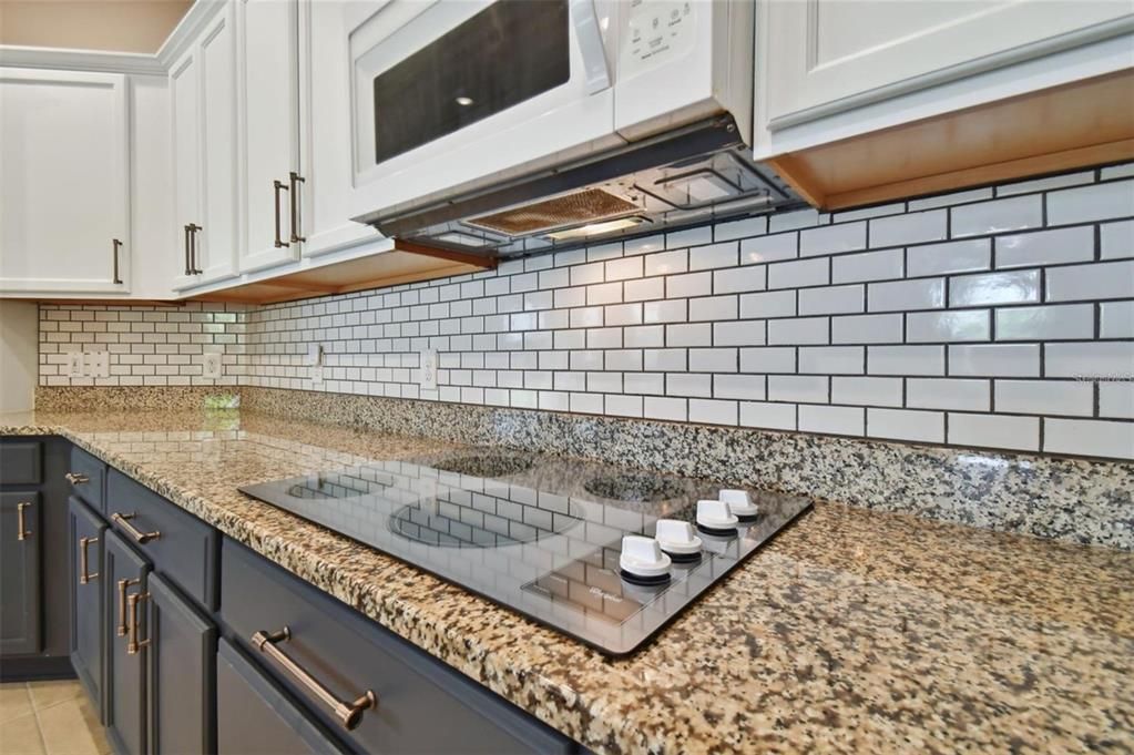 For Rent: $2,900 (4 beds, 2 baths, 1978 Square Feet)
