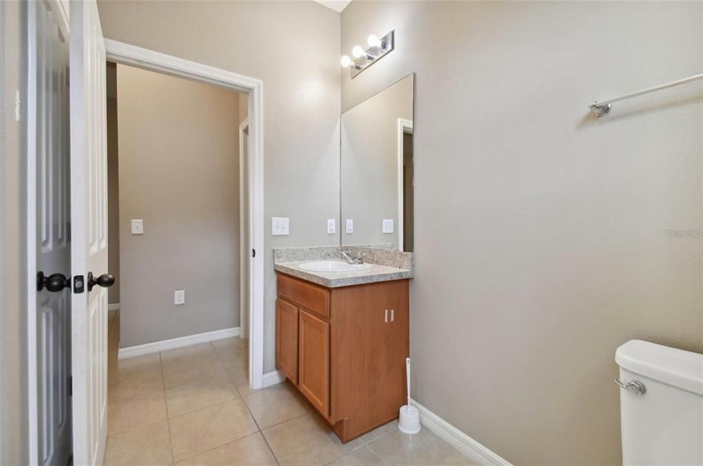 For Rent: $2,900 (4 beds, 2 baths, 1978 Square Feet)