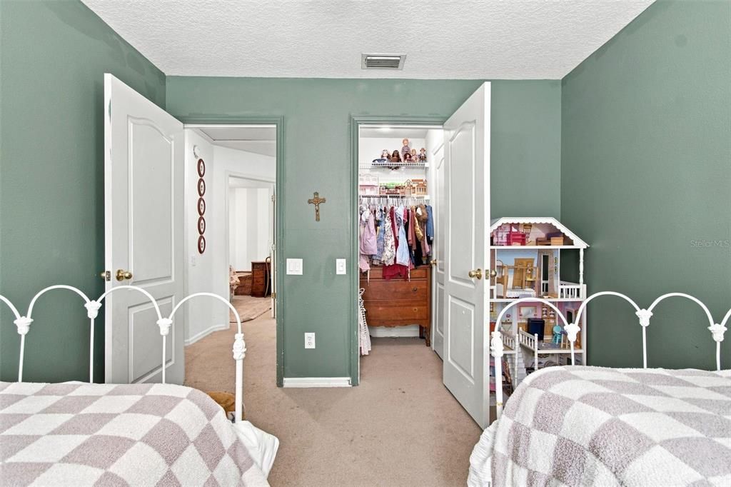 For Sale: $529,000 (4 beds, 2 baths, 2299 Square Feet)