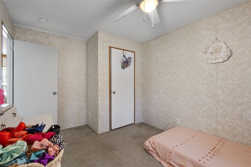 For Sale: $244,900 (4 beds, 2 baths, 1560 Square Feet)