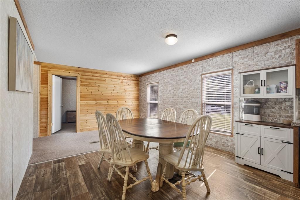 For Sale: $244,900 (4 beds, 2 baths, 1560 Square Feet)