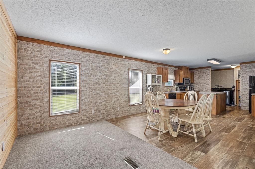 For Sale: $244,900 (4 beds, 2 baths, 1560 Square Feet)