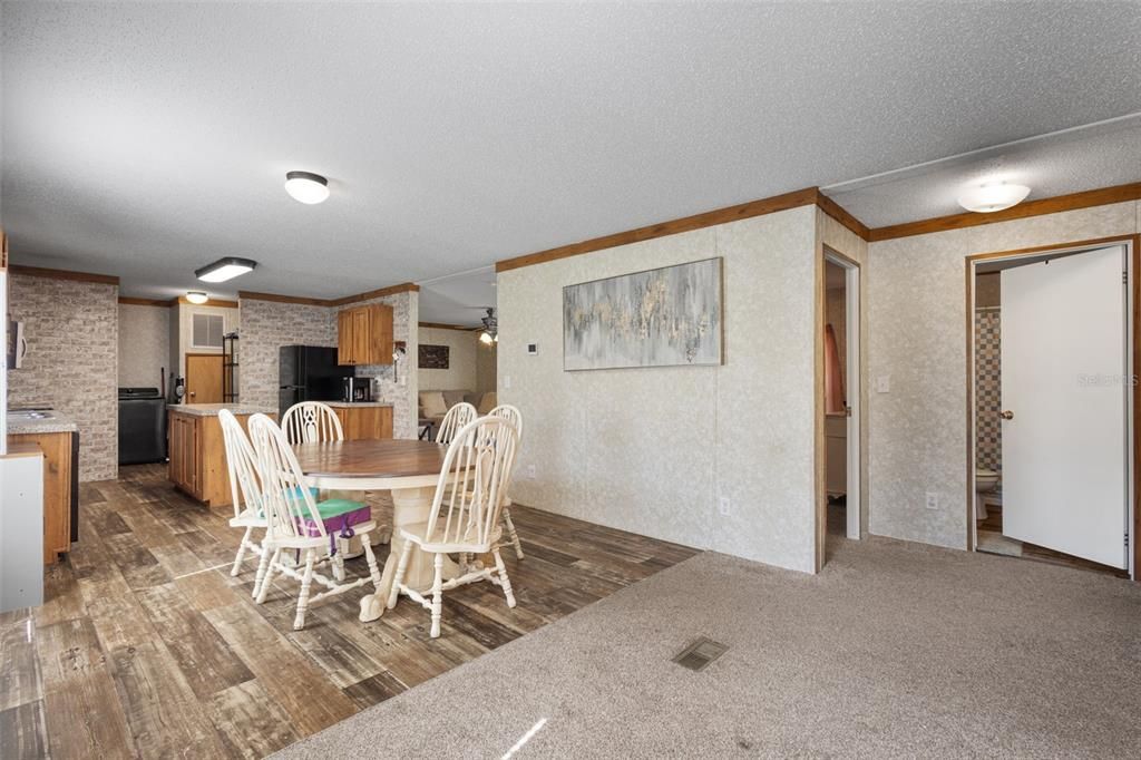 For Sale: $244,900 (4 beds, 2 baths, 1560 Square Feet)