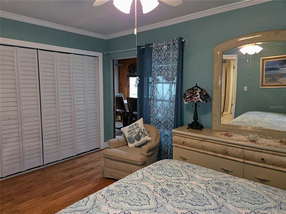 For Rent: $1,400 (2 beds, 1 baths, 1010 Square Feet)