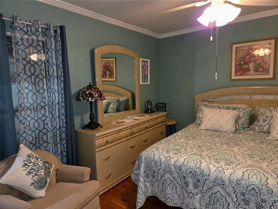 For Rent: $1,400 (2 beds, 1 baths, 1010 Square Feet)