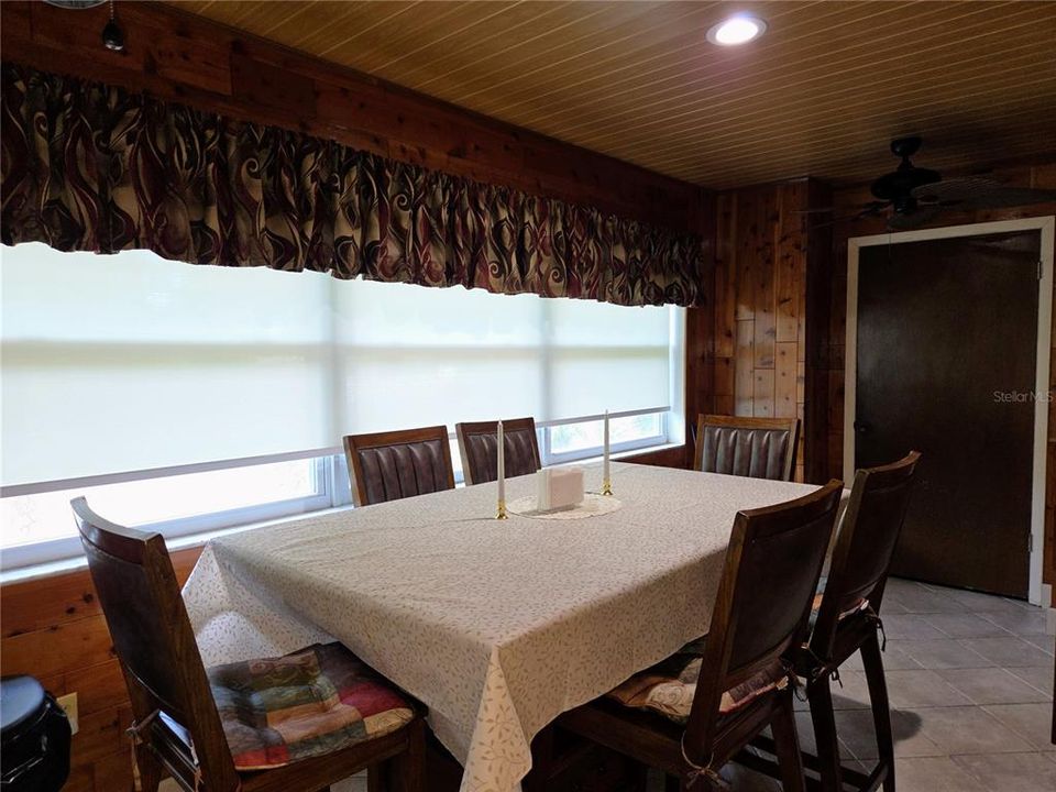 For Rent: $1,400 (2 beds, 1 baths, 1010 Square Feet)