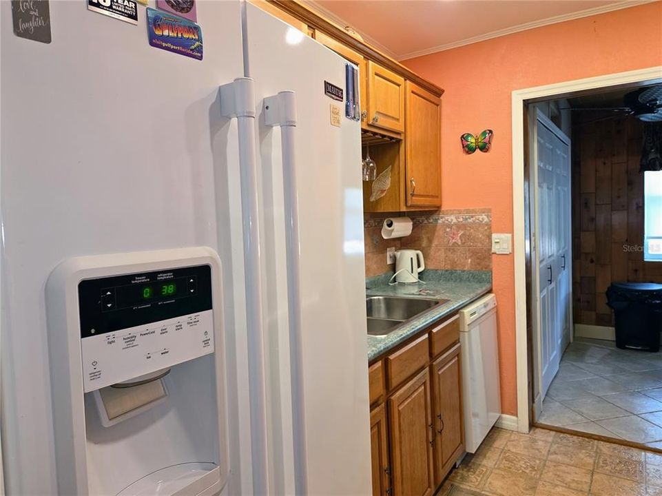 For Rent: $1,400 (2 beds, 1 baths, 1010 Square Feet)