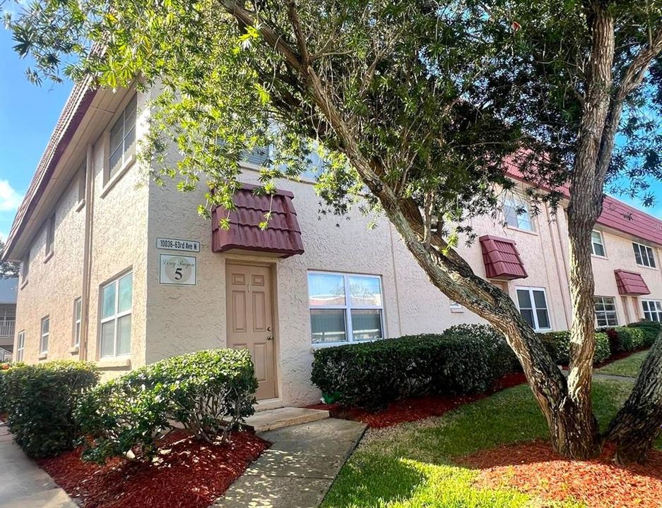 For Rent: $1,400 (2 beds, 1 baths, 1010 Square Feet)