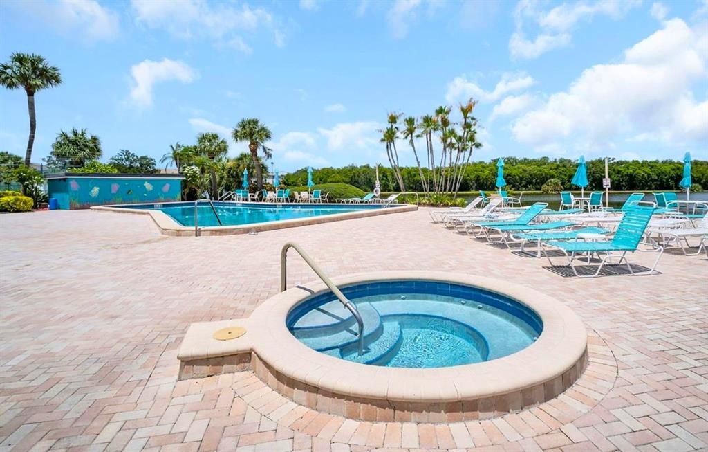 For Rent: $1,400 (2 beds, 1 baths, 1010 Square Feet)