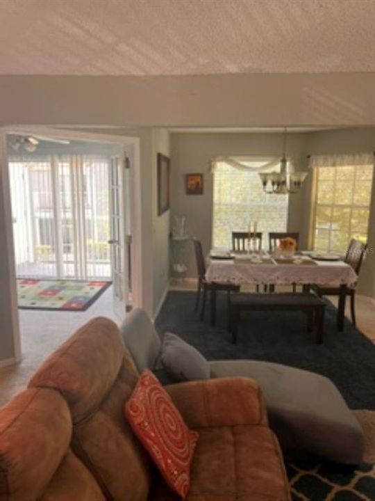 For Sale: $218,000 (3 beds, 2 baths, 1151 Square Feet)