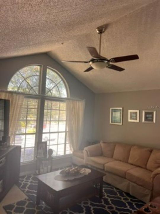 For Sale: $218,000 (3 beds, 2 baths, 1151 Square Feet)