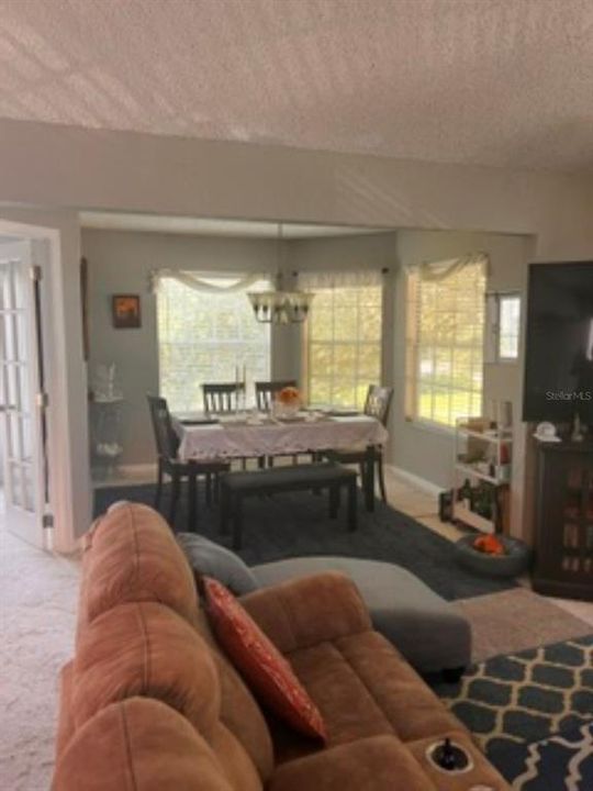For Sale: $218,000 (3 beds, 2 baths, 1151 Square Feet)