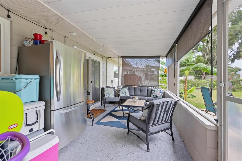 For Sale: $365,000 (3 beds, 2 baths, 1606 Square Feet)