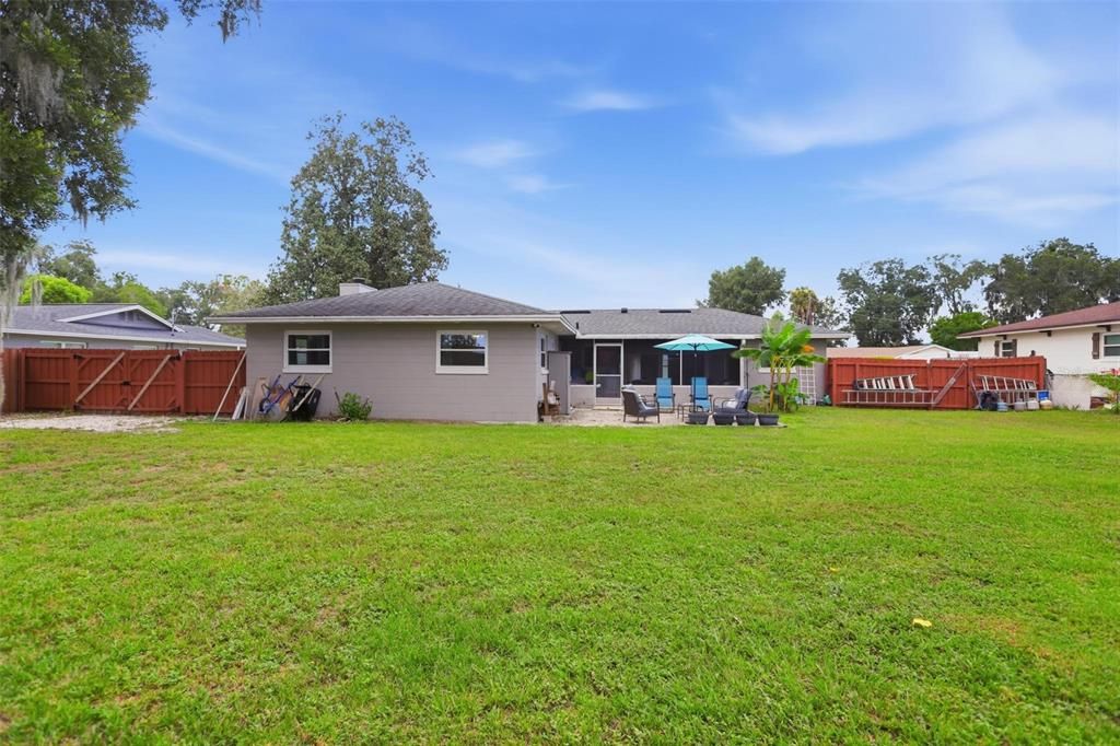 For Sale: $365,000 (3 beds, 2 baths, 1606 Square Feet)