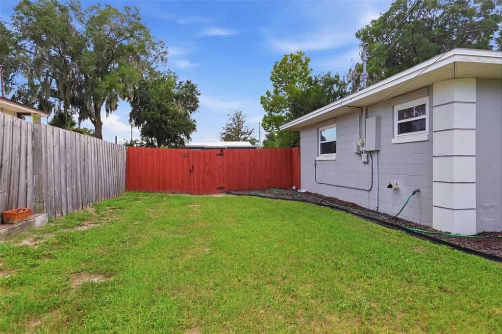 For Sale: $365,000 (3 beds, 2 baths, 1606 Square Feet)