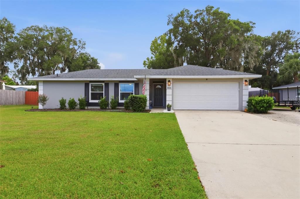 For Sale: $365,000 (3 beds, 2 baths, 1606 Square Feet)