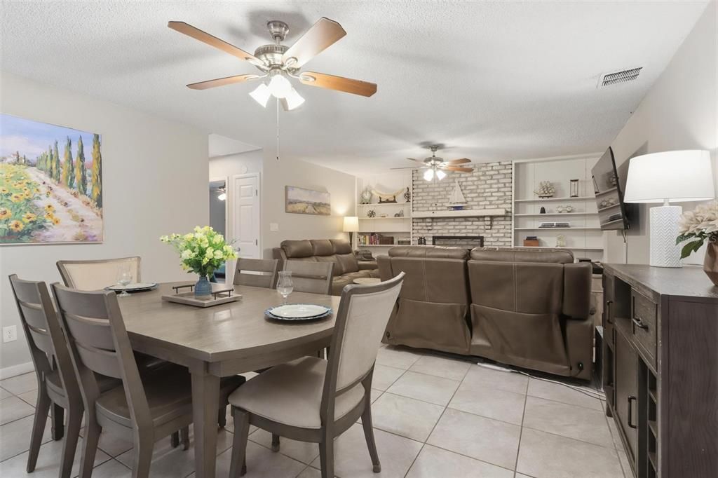 For Sale: $365,000 (3 beds, 2 baths, 1606 Square Feet)