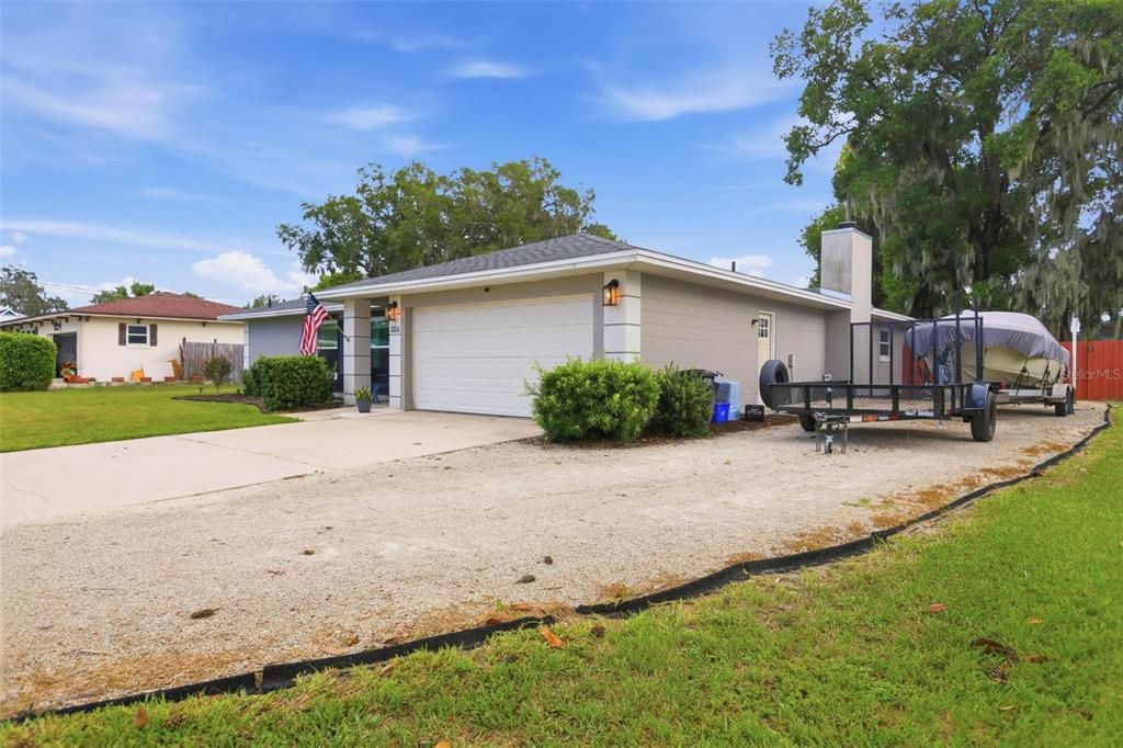 For Sale: $365,000 (3 beds, 2 baths, 1606 Square Feet)