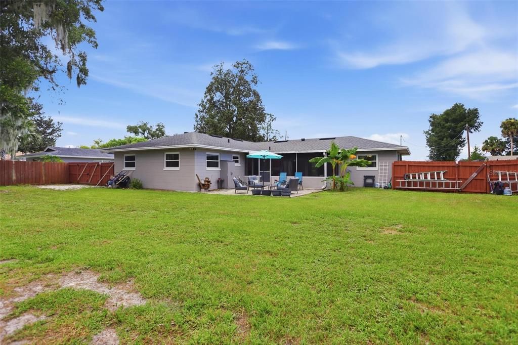 For Sale: $365,000 (3 beds, 2 baths, 1606 Square Feet)