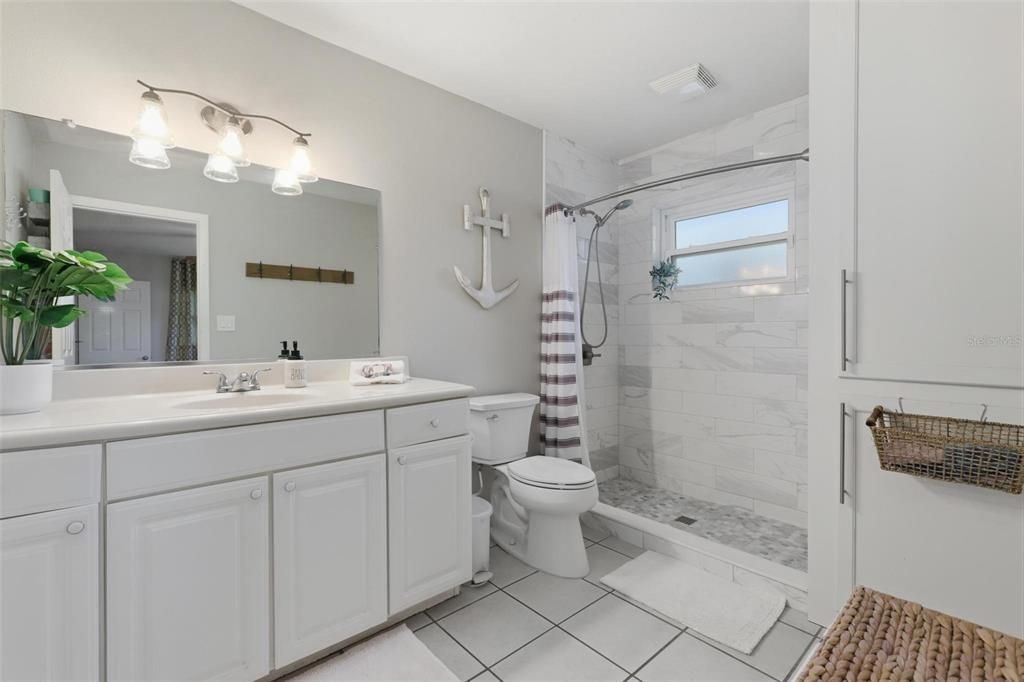 For Sale: $365,000 (3 beds, 2 baths, 1606 Square Feet)