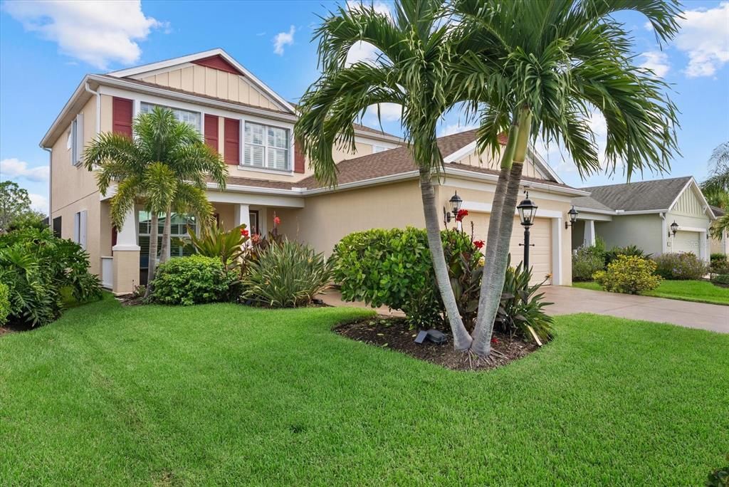 For Sale: $775,000 (4 beds, 2 baths, 2600 Square Feet)
