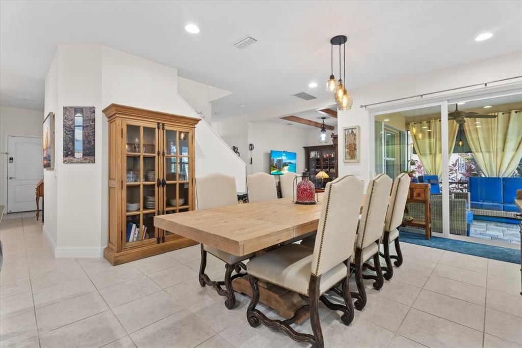 For Sale: $775,000 (4 beds, 2 baths, 2600 Square Feet)